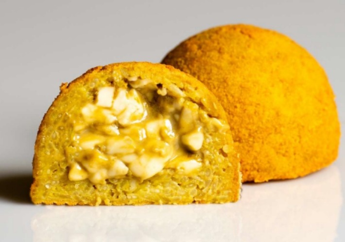 MOZZARELLA , BESCIAMELLA E PISTACCHIO MOZZARELLA , BESCIAMELLA E PISTACCHIO